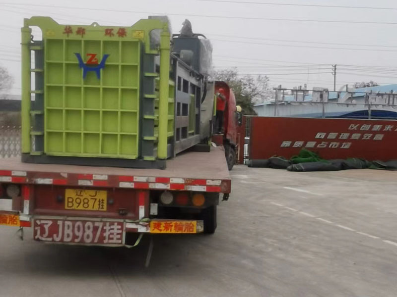 福建漳州200型提門式打包機裝車發貨